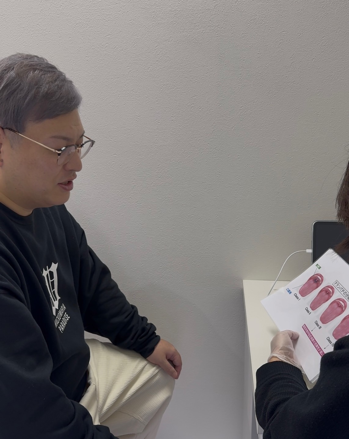 上野いびきクリニックでのパピヨン千葉恵さんの診察