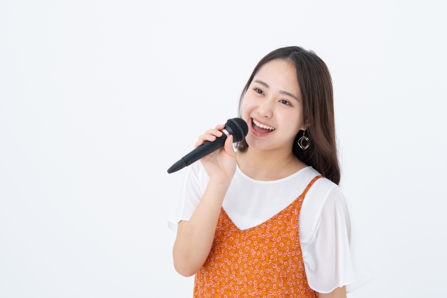 カラオケなどで喉を鍛えれいるといびきはかきにくくなる