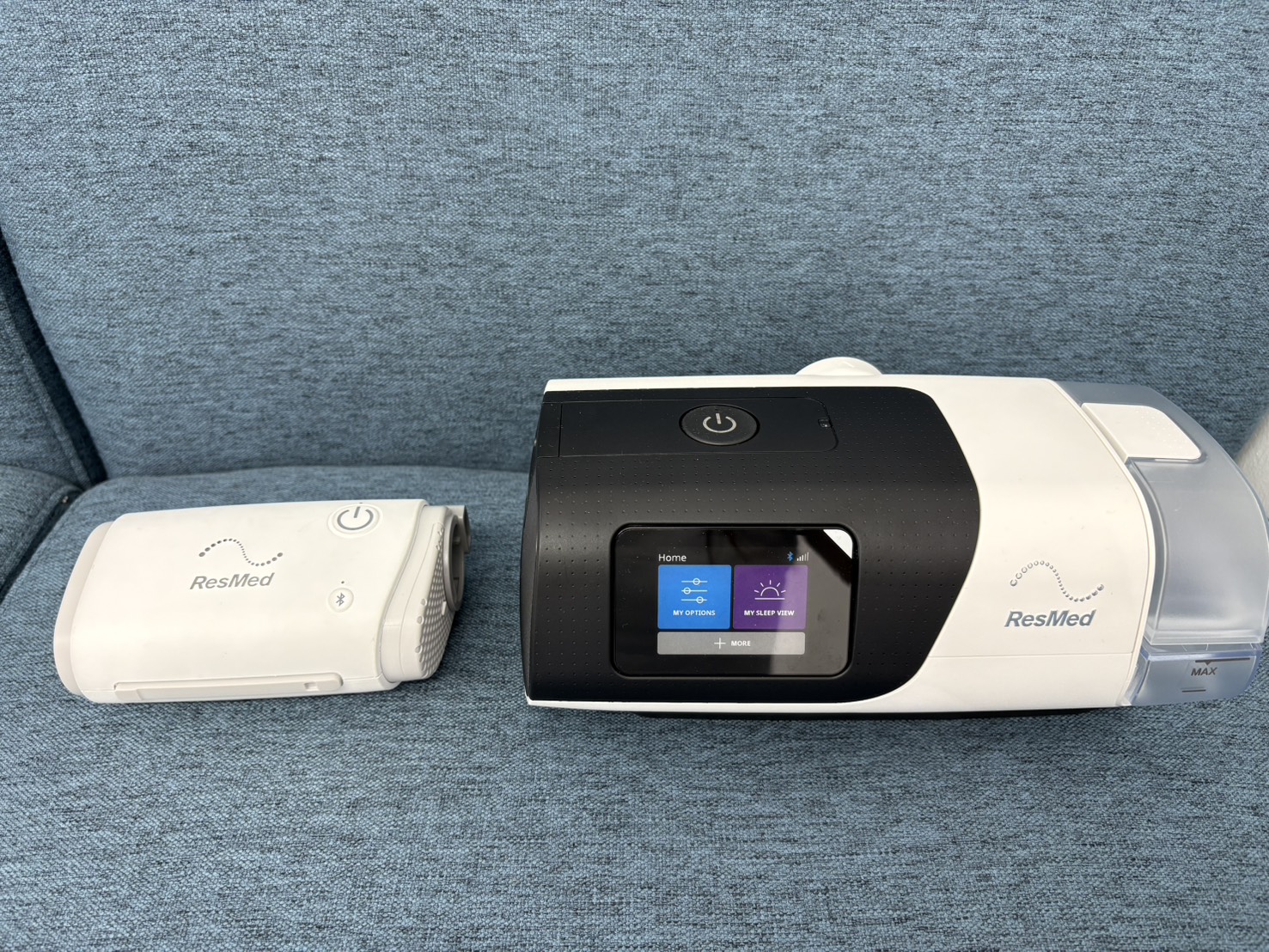AirMini(左)とAirSense 11(右)の横並び比較