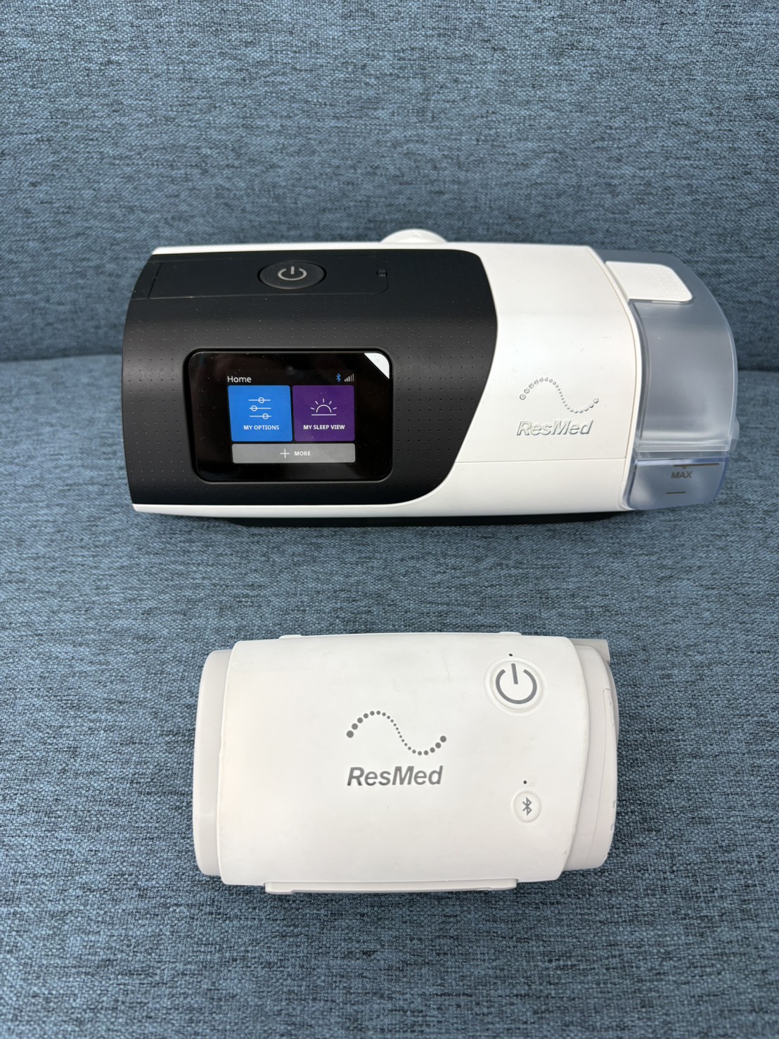 AirSense 11(上)とAirMini(下)の縦並び比較